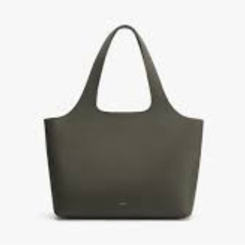 Cuyana System Tote 16-inch olive green Pristine condition smoke free